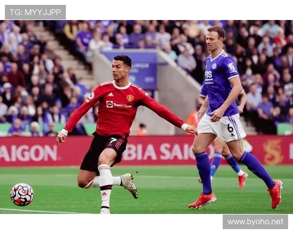 曼联边路到中路空间利用能力缺失,当前阶段问题表现对赛季走势形成制约