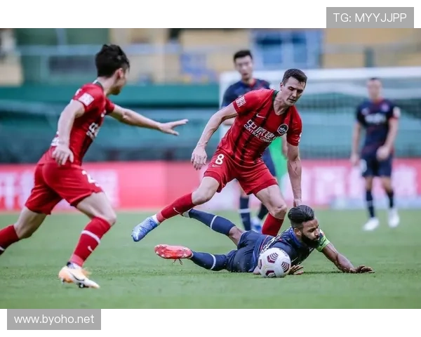 内维斯在英超强强对话中的中场战术价值解析